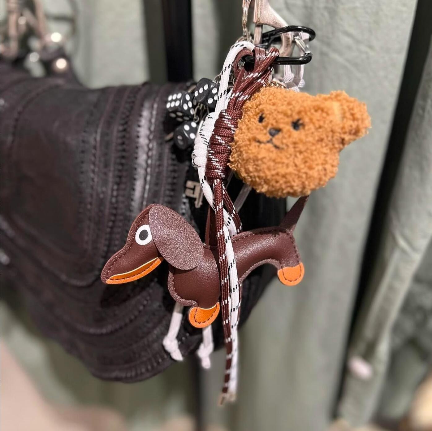 Taskevedhæng - brun